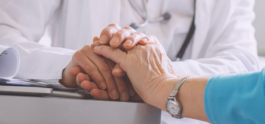Doctor consulting her patient